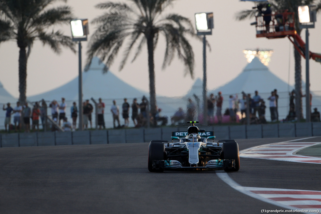 GP ABU DHABI, 24.11.2017 - Prove Libere 2, Valtteri Bottas (FIN) Mercedes AMG F1 W08