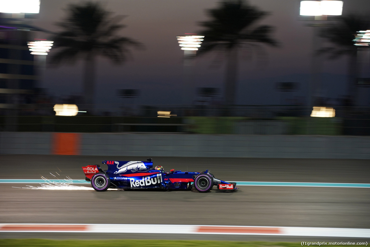 GP ABU DHABI, 24.11.2017 - Prove Libere 2, Brendon Hartley (NZL) Scuderia Toro Rosso STR12