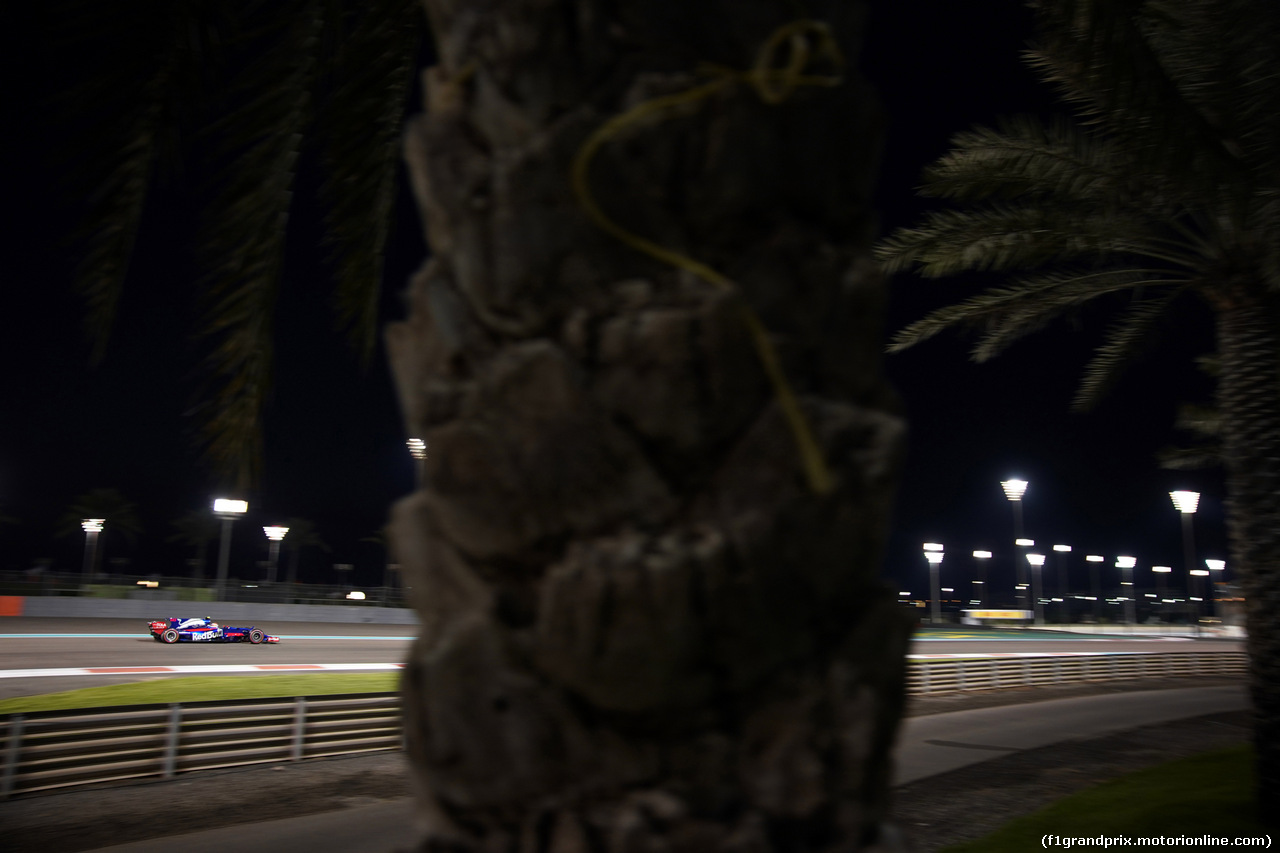 GP ABU DHABI, 24.11.2017 - Prove Libere 2, Pierre Gasly (FRA) Scuderia Toro Rosso STR12