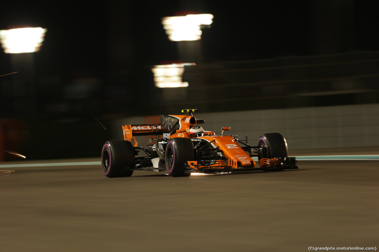 GP ABU DHABI, 24.11.2017 - Prove Libere 2, Stoffel Vandoorne (BEL) McLaren MCL32