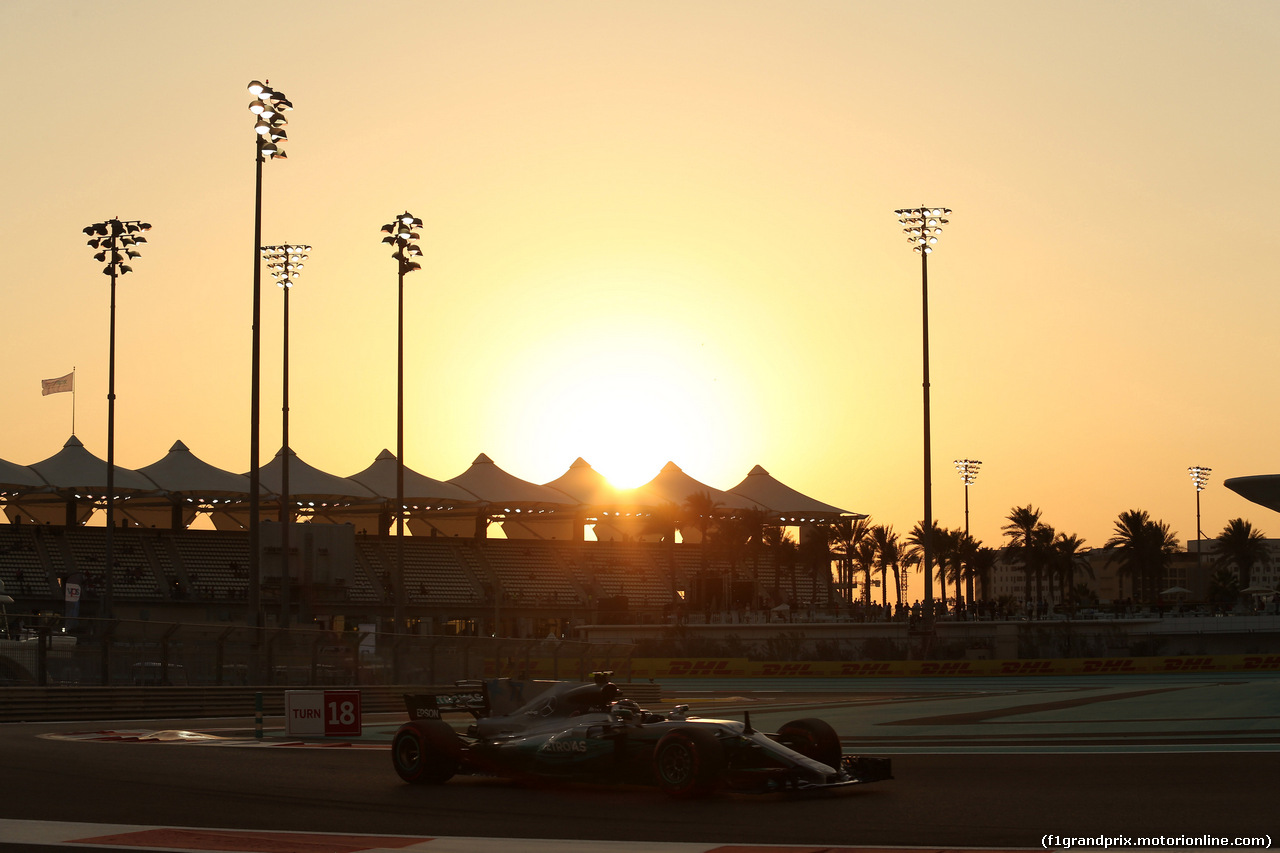 GP ABU DHABI, 24.11.2017 - Prove Libere 2, Lewis Hamilton (GBR) Mercedes AMG F1 W08