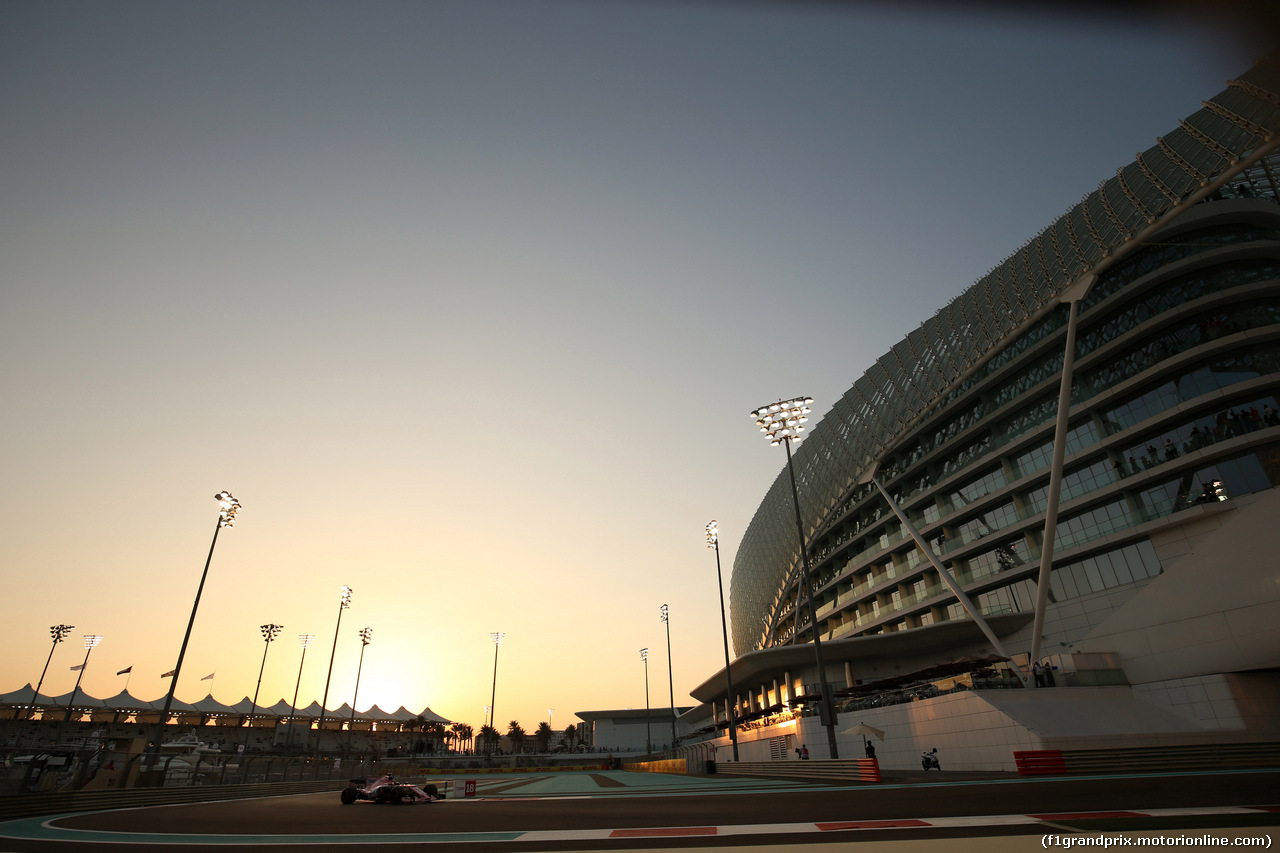 GP ABU DHABI, 24.11.2017 - Prove Libere 2, Sergio Perez (MEX) Sahara Force India F1 VJM010