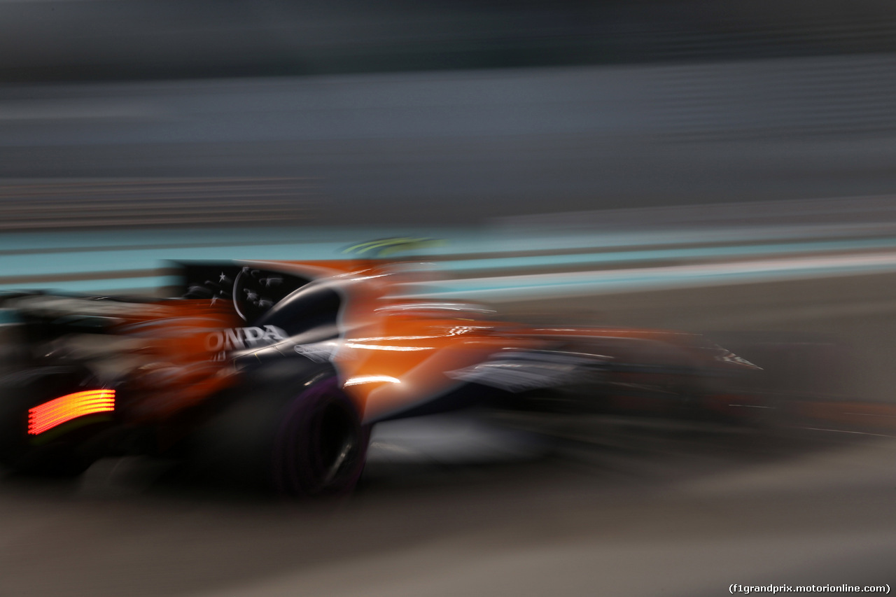 GP ABU DHABI, 24.11.2017 - Prove Libere 2, Stoffel Vandoorne (BEL) McLaren MCL32