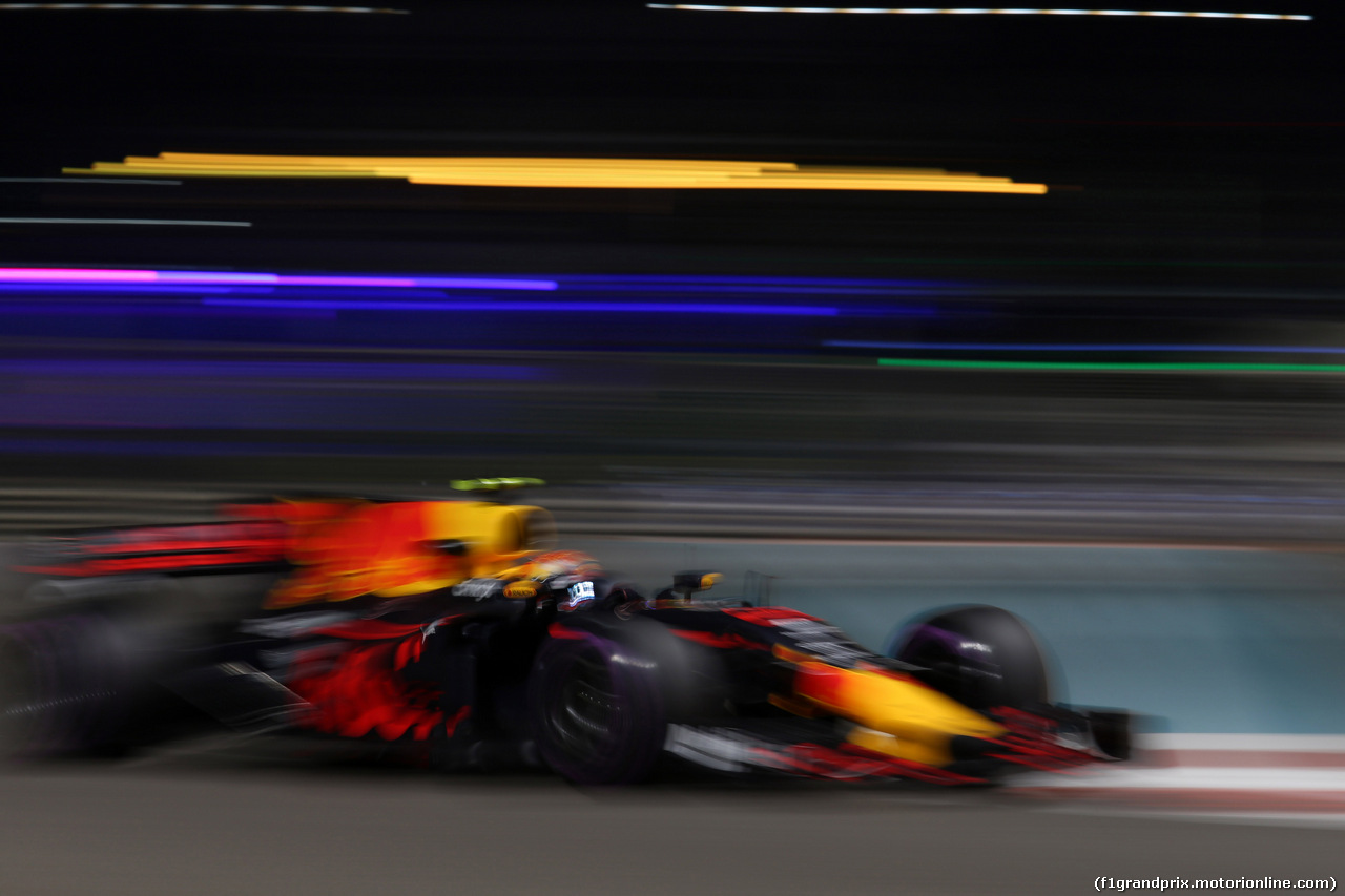 GP ABU DHABI, 24.11.2017 - Prove Libere 2, Max Verstappen (NED) Red Bull Racing RB13