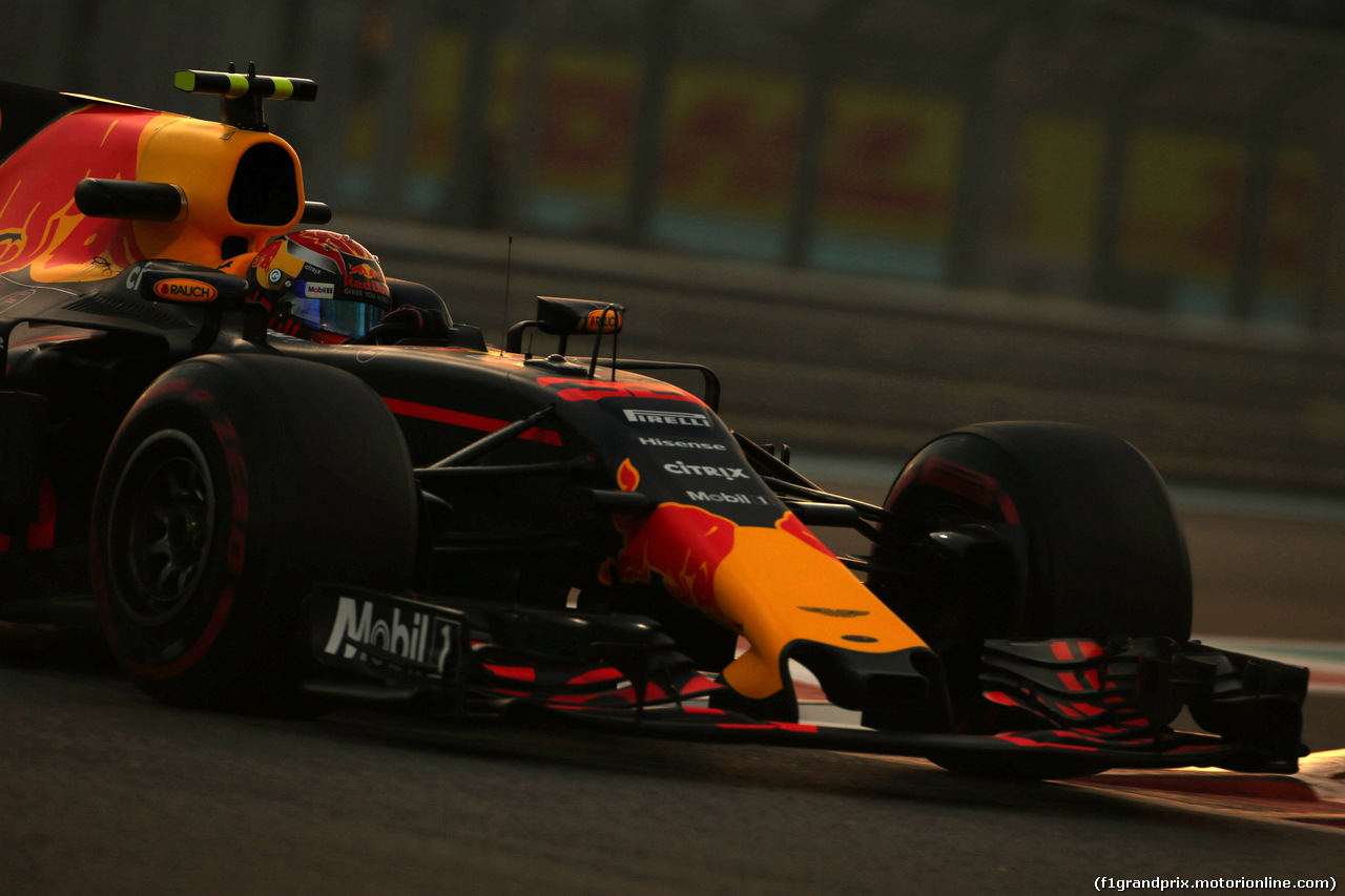 GP ABU DHABI, 24.11.2017 - Prove Libere 2, Max Verstappen (NED) Red Bull Racing RB13