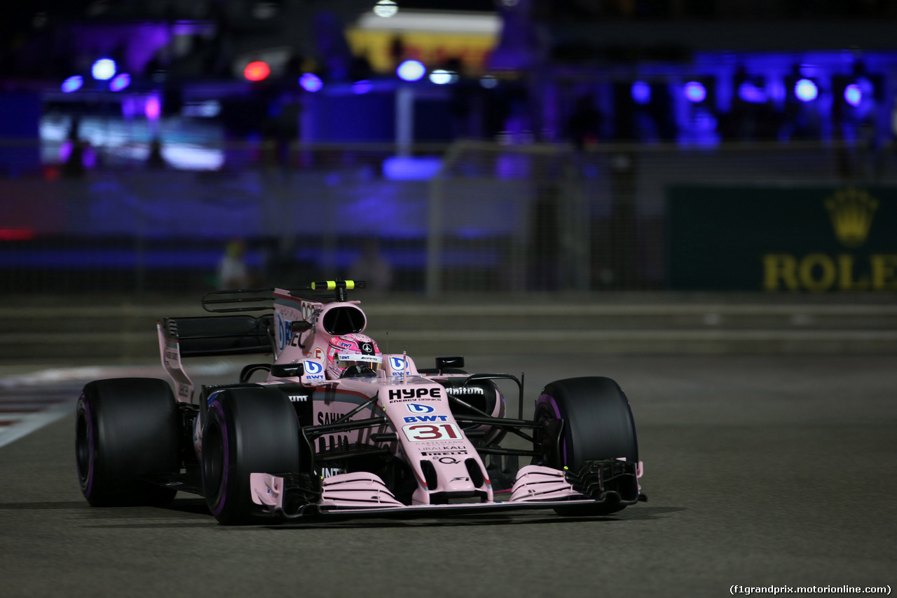 GP ABU DHABI, 24.11.2017 - Prove Libere 2, Esteban Ocon (FRA) Sahara Force India F1 VJM10