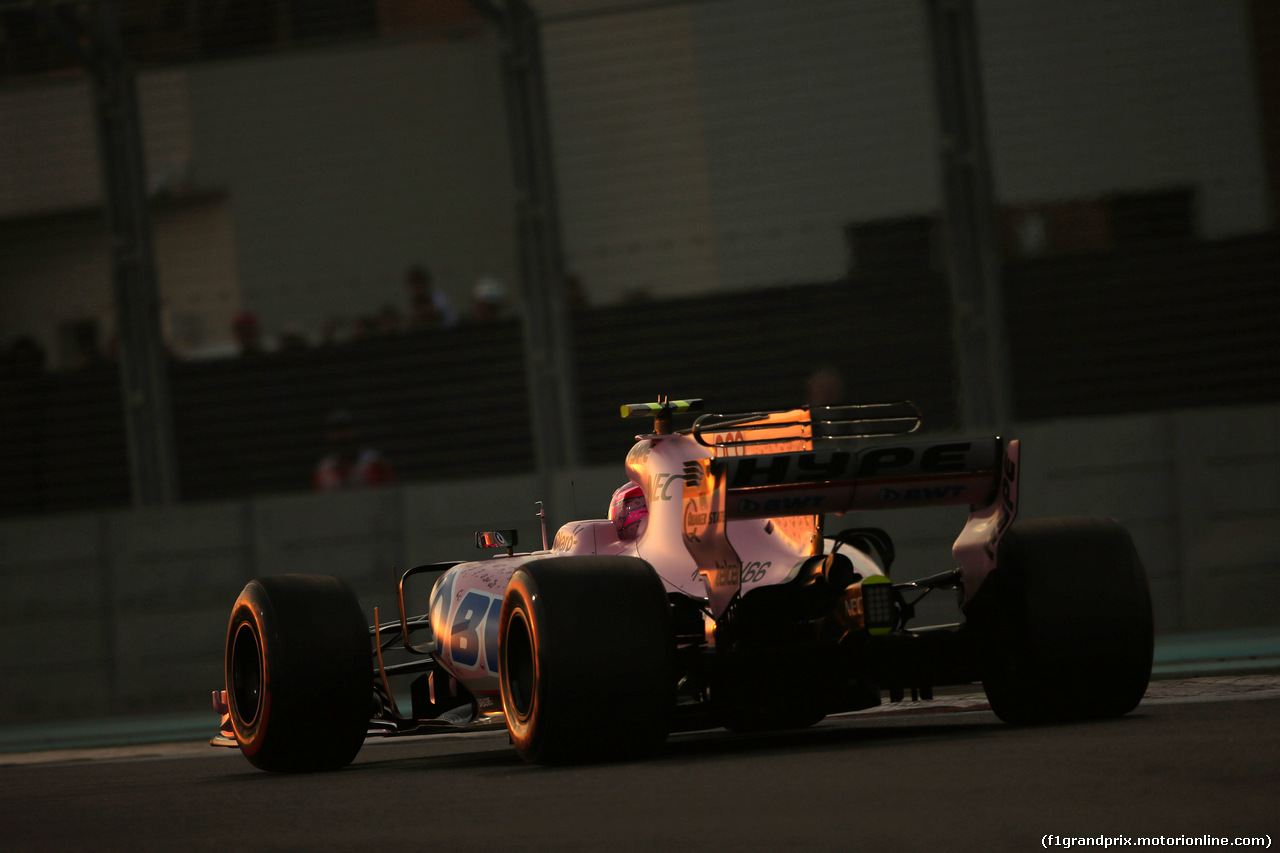 GP ABU DHABI, 24.11.2017 - Prove Libere 2, Esteban Ocon (FRA) Sahara Force India F1 VJM10