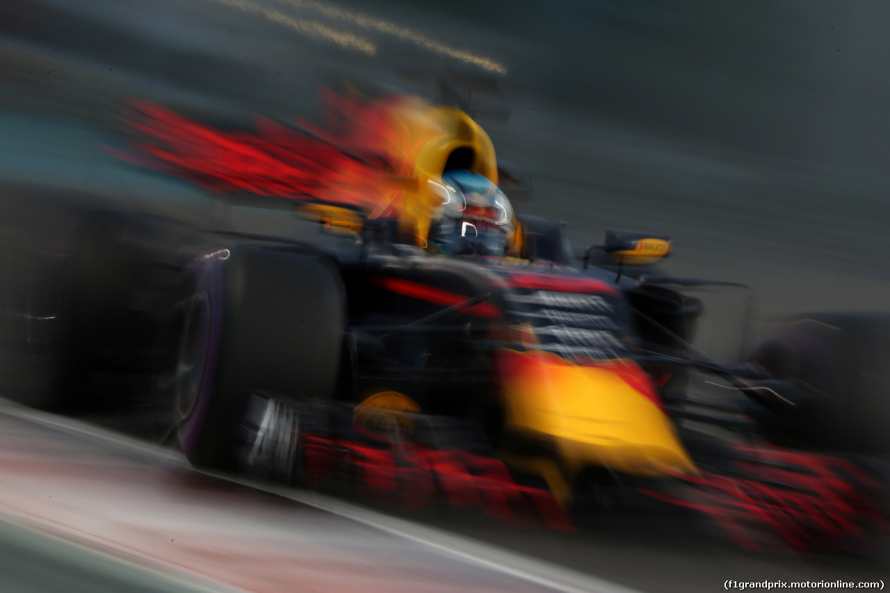 GP ABU DHABI, 24.11.2017 - Prove Libere 2, Daniel Ricciardo (AUS) Red Bull Racing RB13
