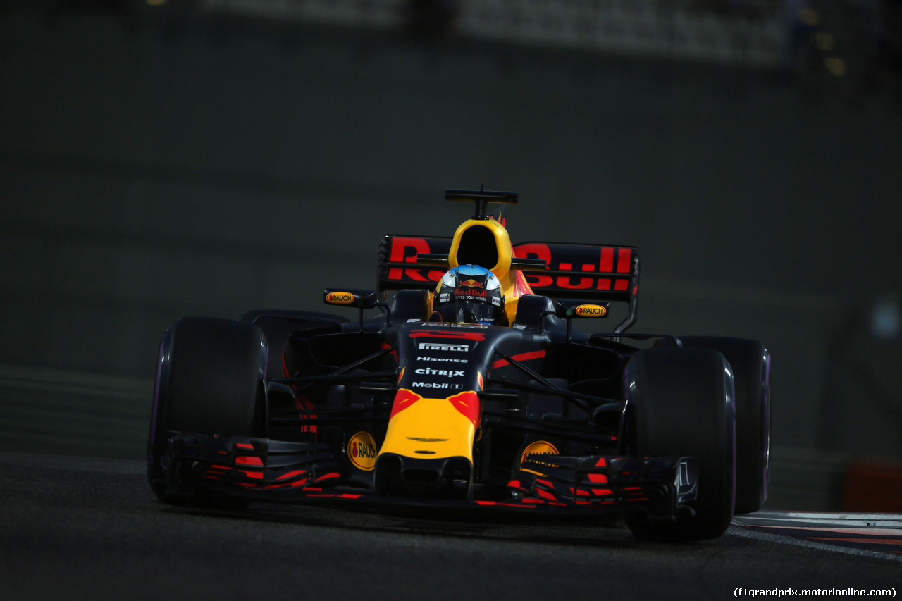 GP ABU DHABI, 24.11.2017 - Prove Libere 2, Daniel Ricciardo (AUS) Red Bull Racing RB13