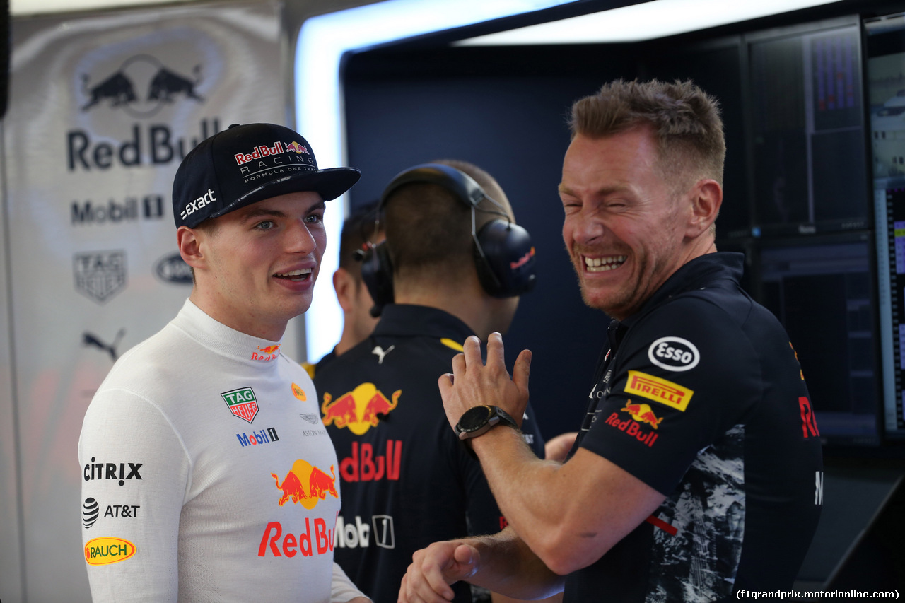GP ABU DHABI, 24.11.2017 - Prove Libere 2, Max Verstappen (NED) Red Bull Racing RB13
