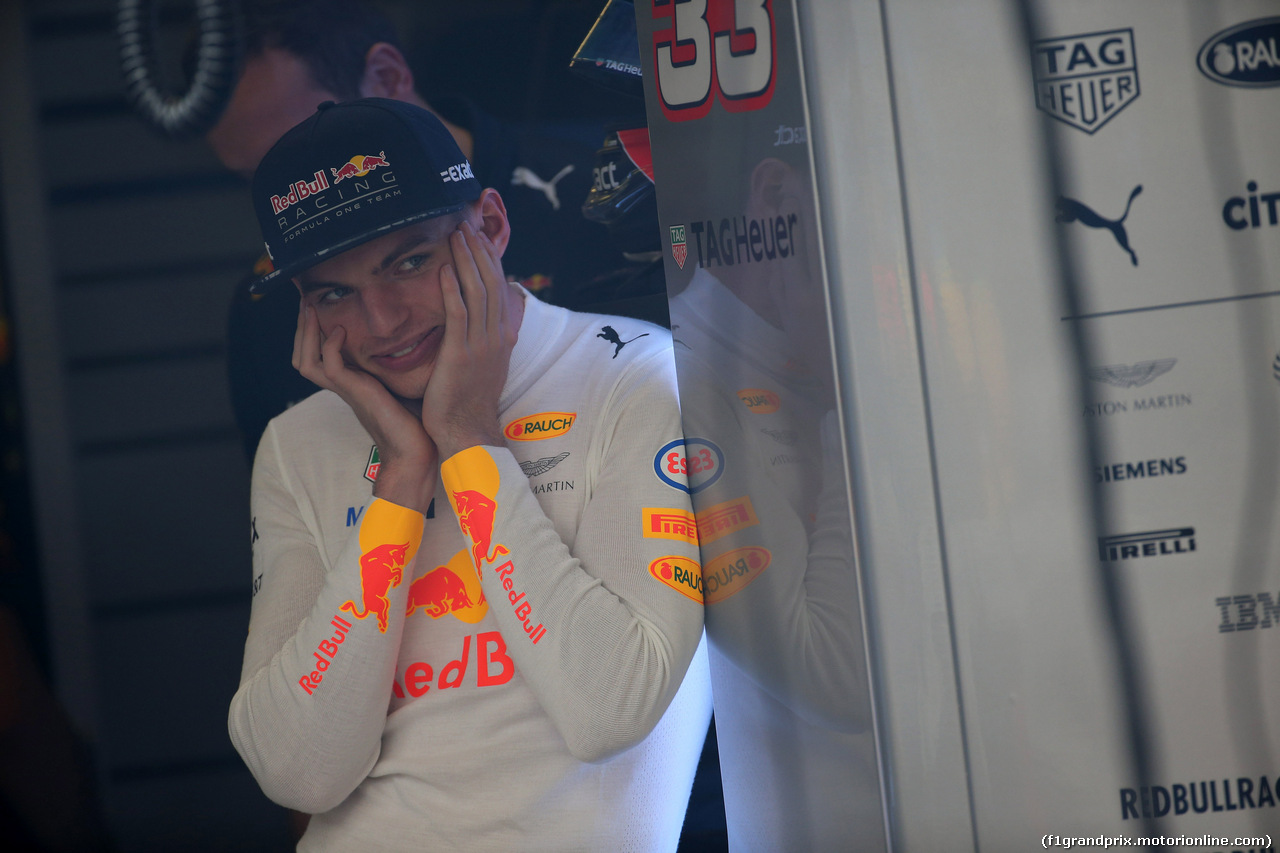 GP ABU DHABI, 24.11.2017 - Prove Libere 2, Max Verstappen (NED) Red Bull Racing RB13