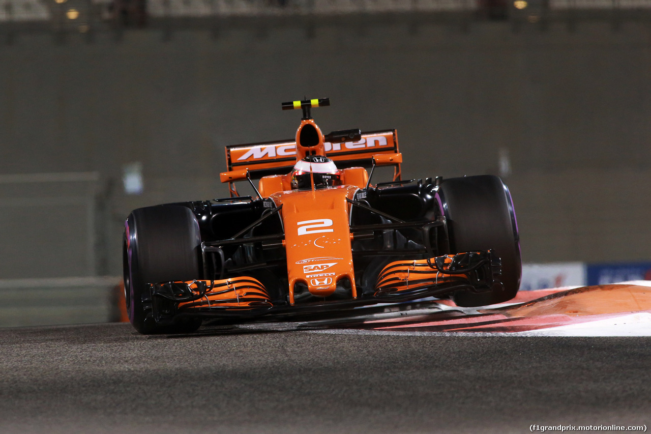 GP ABU DHABI, 24.11.2017 - Prove Libere 2, Stoffel Vandoorne (BEL) McLaren MCL32