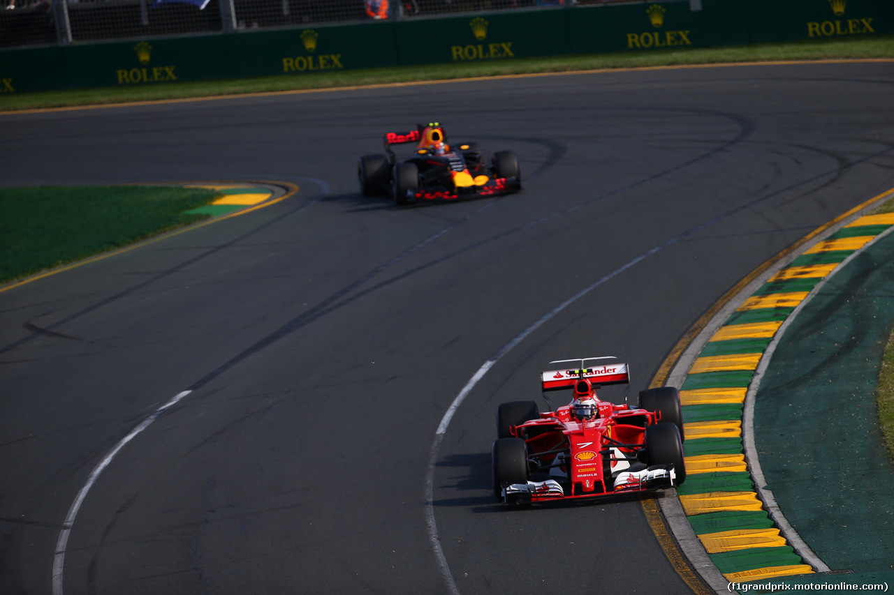 GP AUSTRALIA, 26.03.2017 - Gara, Kimi Raikkonen (FIN) Ferrari SF70H e Max Verstappen (NED) Red Bull Racing RB13