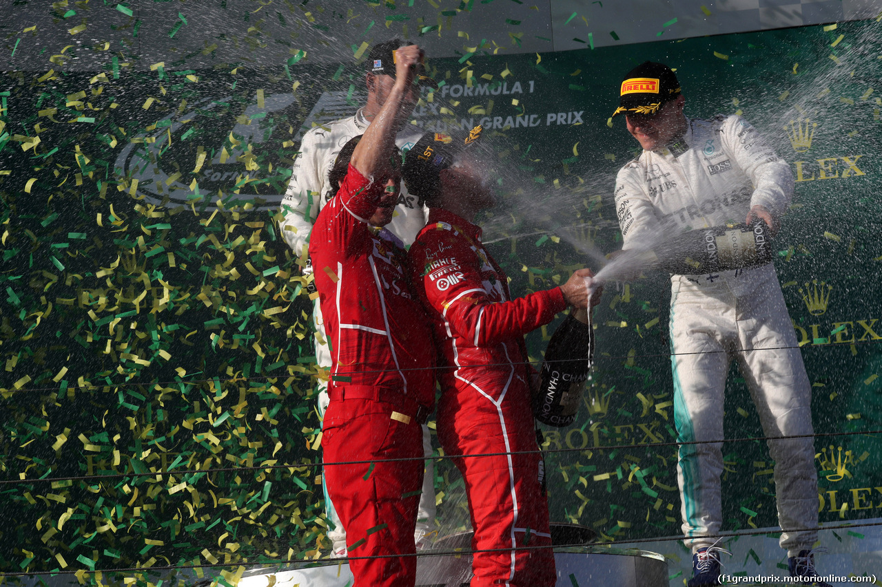 GP AUSTRALIA, 26.03.2017 - Gara, 1st place Sebastian Vettel (GER) Ferrari SF70H, 2nd place Lewis Hamilton (GBR) Mercedes AMG F1 W08 e 3rd place Valtteri Bottas (FIN) Mercedes AMG F1 W08 with Luigi Fraboni Ferrari Head of Engine Trackside Operations
