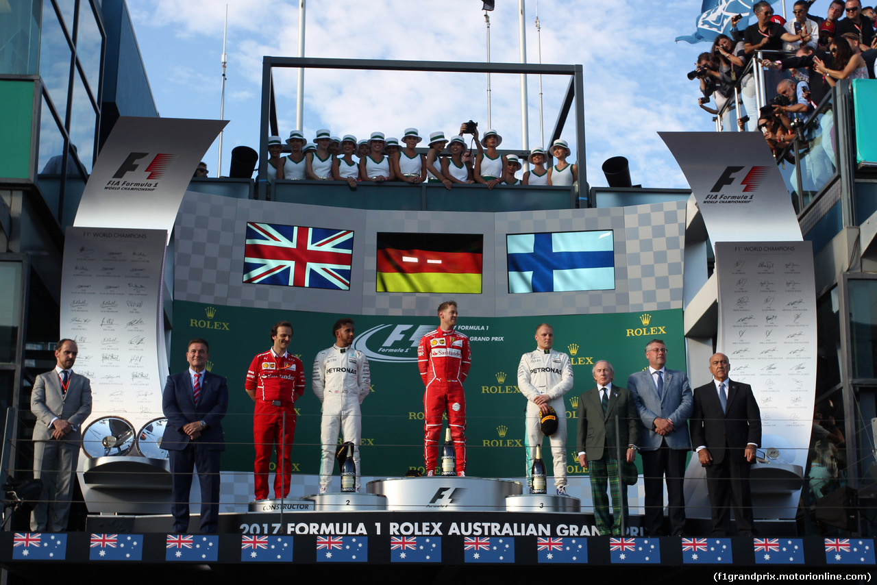 GP AUSTRALIA, 26.03.2017 - Gara, 1st place Sebastian Vettel (GER) Ferrari SF70H, 2nd place Lewis Hamilton (GBR) Mercedes AMG F1 W08 e 3rd place Valtteri Bottas (FIN) Mercedes AMG F1 W08