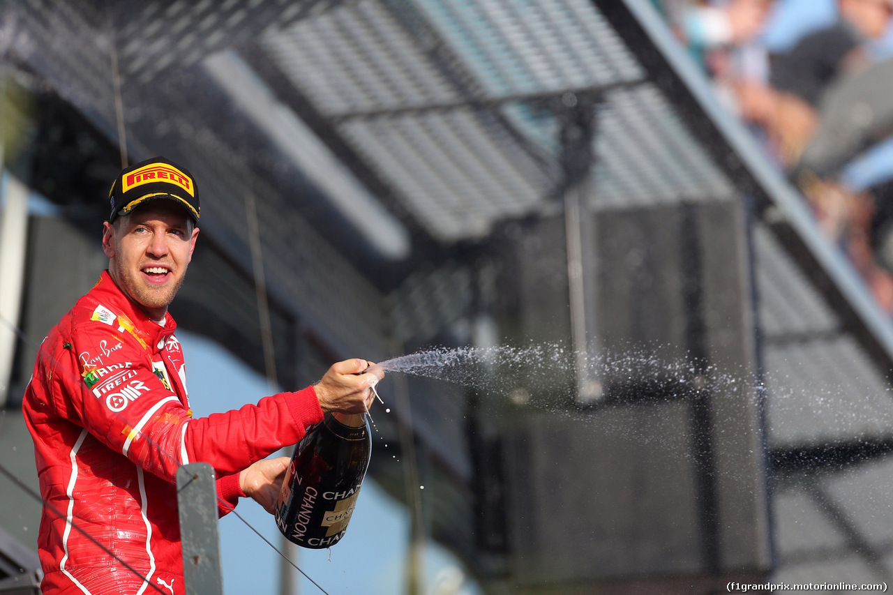 GP AUSTRALIA, 26.03.2017 - Gara, Sebastian Vettel (GER) Ferrari SF70H vincitore