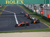 GP AUSTRALIA, 26.03.2017 - Gara, Fernando Alonso (ESP) McLaren MCL32 davanti a Nico Hulkenberg (GER) Renault Sport F1 Team RS17
