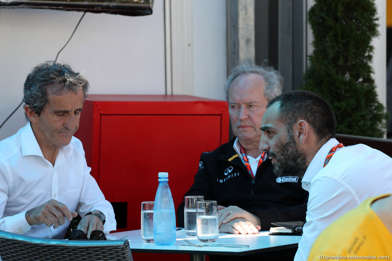 GP AUSTRALIA, 23.03.2017 - (L-R) Alain Prost (FRA) Renault Sport F1 Team Special Advisor , Jerome Stoll (FRA) Renault Sport F1 President e Cyril Abiteboul (FRA) Renault Sport F1 Managing Director