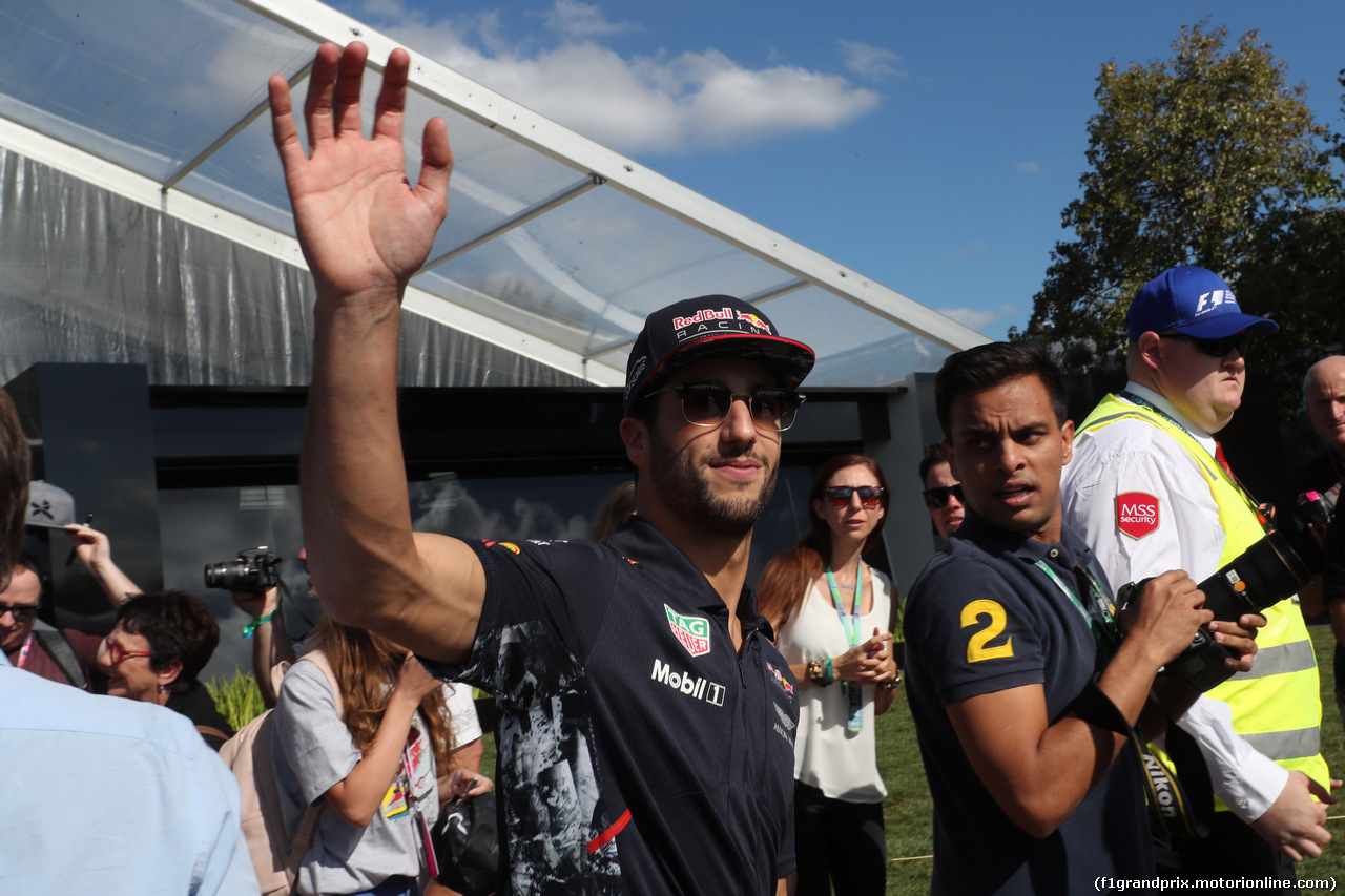 GP AUSTRALIA, 23.03.2017 - Daniel Ricciardo (AUS) Red Bull Racing RB13