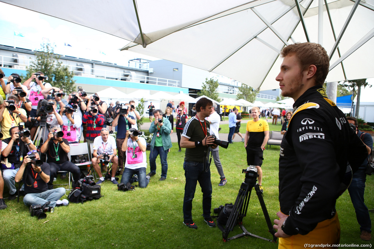GP AUSTRALIA, 23.03.2017 - Sergey Sirotkin (RUS) Renault Sport F1 Team RS17 Third Driver
