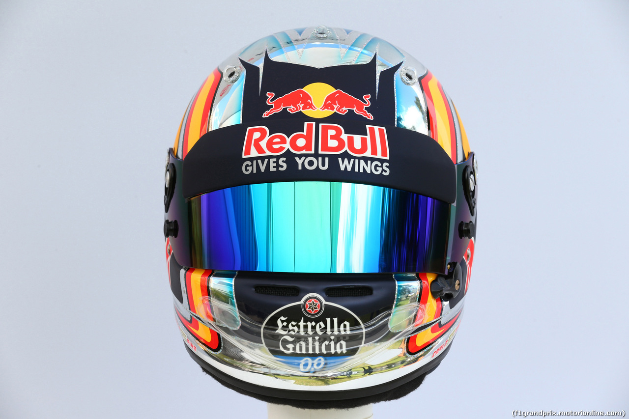 GP AUSTRALIA, 23.03.2017 - Carlos Sainz Jr (ESP) Scuderia Toro Rosso STR12 helmet