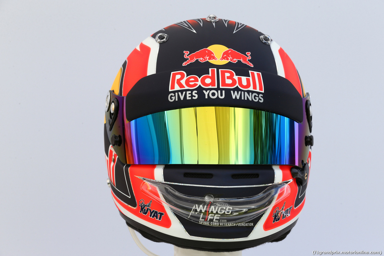 GP AUSTRALIA, 23.03.2017 - Daniil Kvyat (RUS) Scuderia Toro Rosso STR12 helmet
