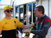 GP AUSTRALIA, 23.03.2017 - Nico Hulkenberg (GER) Renault Sport F1 Team RS17 e Guenther Steiner (ITA) Haas F1 Team Prinicipal