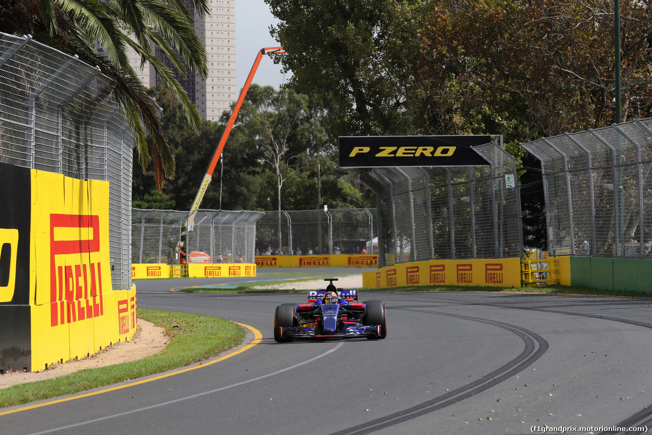 GP AUSTRALIA, 24.03.2017 - Prove Libere 1, Daniil Kvyat (RUS) Scuderia Toro Rosso STR12