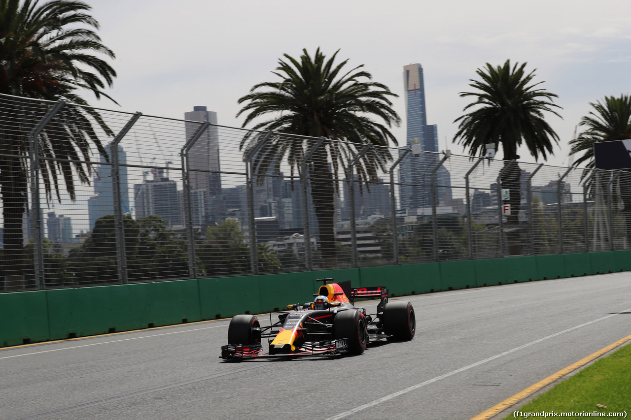 GP AUSTRALIA, 24.03.2017 - Prove Libere 1, Daniel Ricciardo (AUS) Red Bull Racing RB13