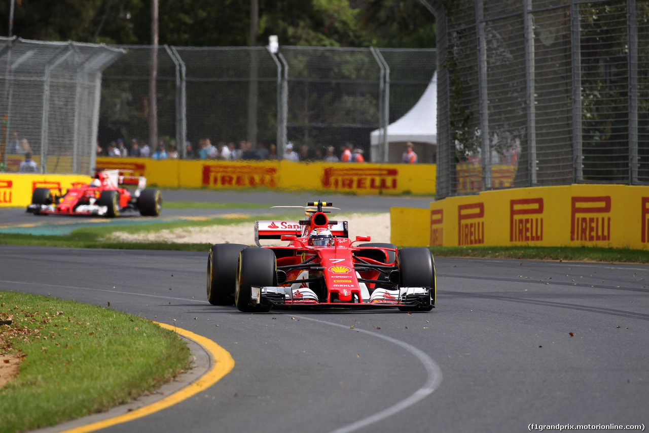GP AUSTRALIA, 24.03.2017 - Prove Libere 1, Kimi Raikkonen (FIN) Ferrari SF70H davanti a Sebastian Vettel (GER) Ferrari SF70H