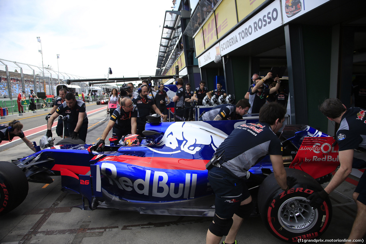 GP AUSTRALIA, 24.03.2017 - Prove Libere 1, Daniil Kvyat (RUS) Scuderia Toro Rosso STR12