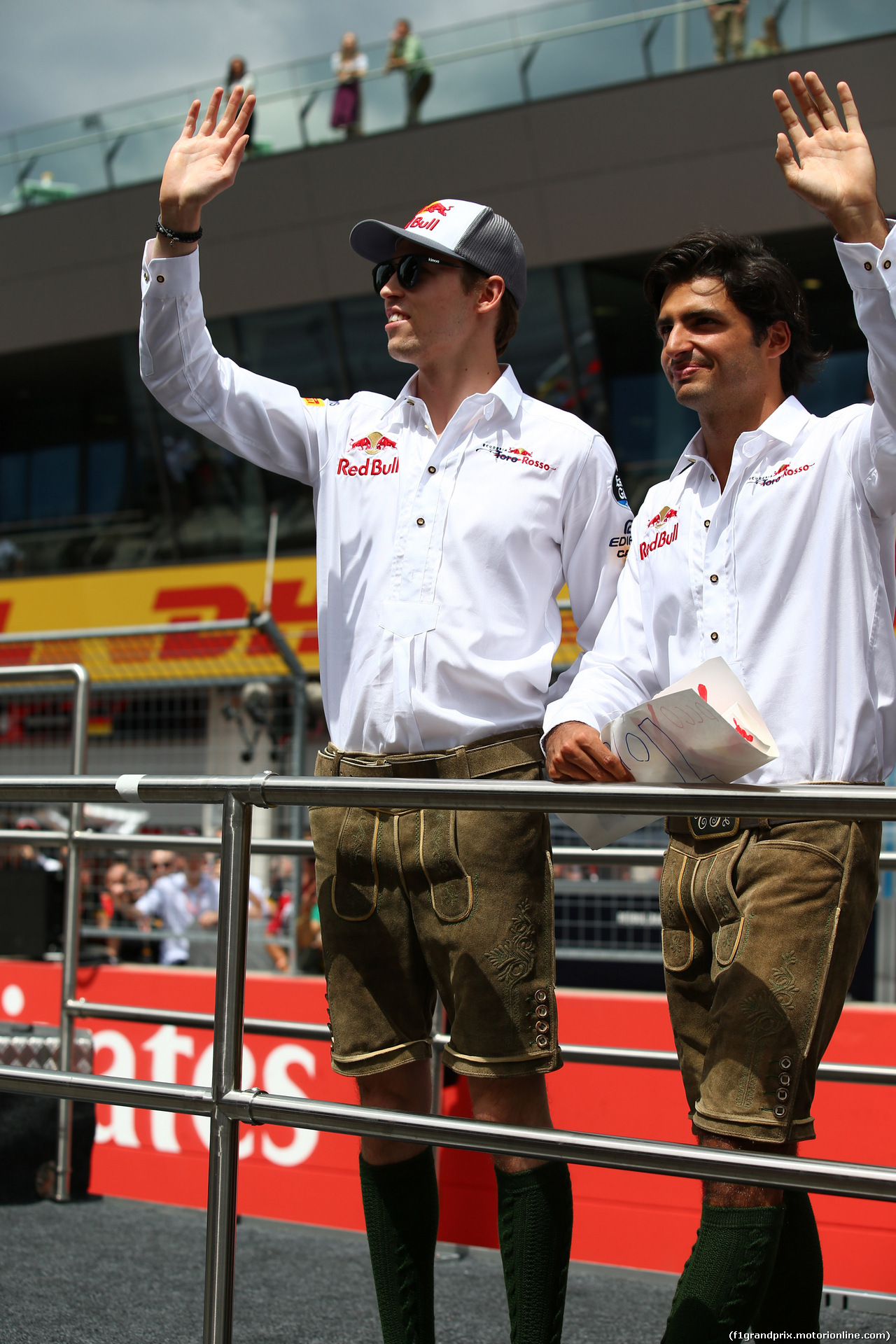 GP AUSTRIA, 09.07.2017- Daniil Kvyat (RUS) Scuderia Toro Rosso STR12 e Carlos Sainz Jr (ESP) Scuderia Toro Rosso STR12