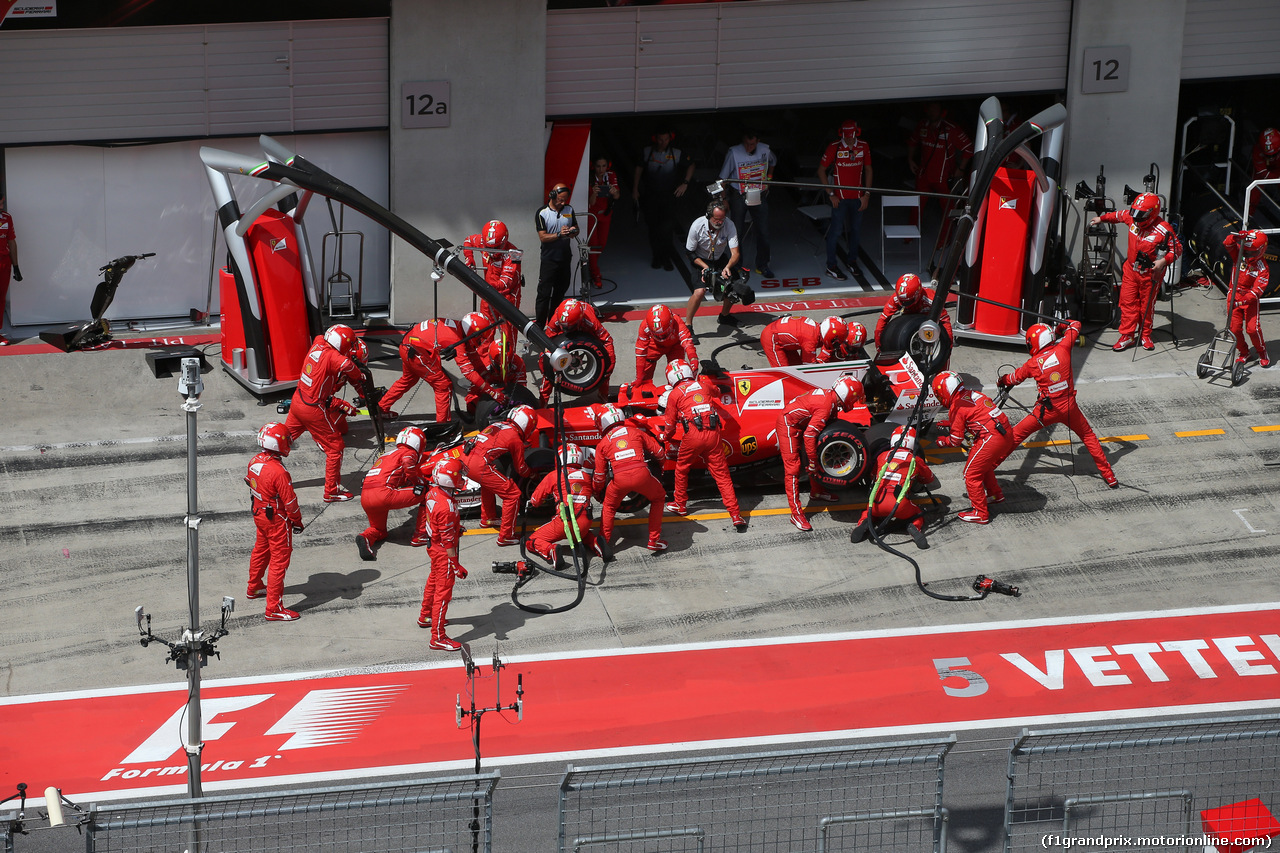 GP AUSTRIA, 09.07.2017- Sebastian Vettel (GER) Ferrari SF70H during pit stop