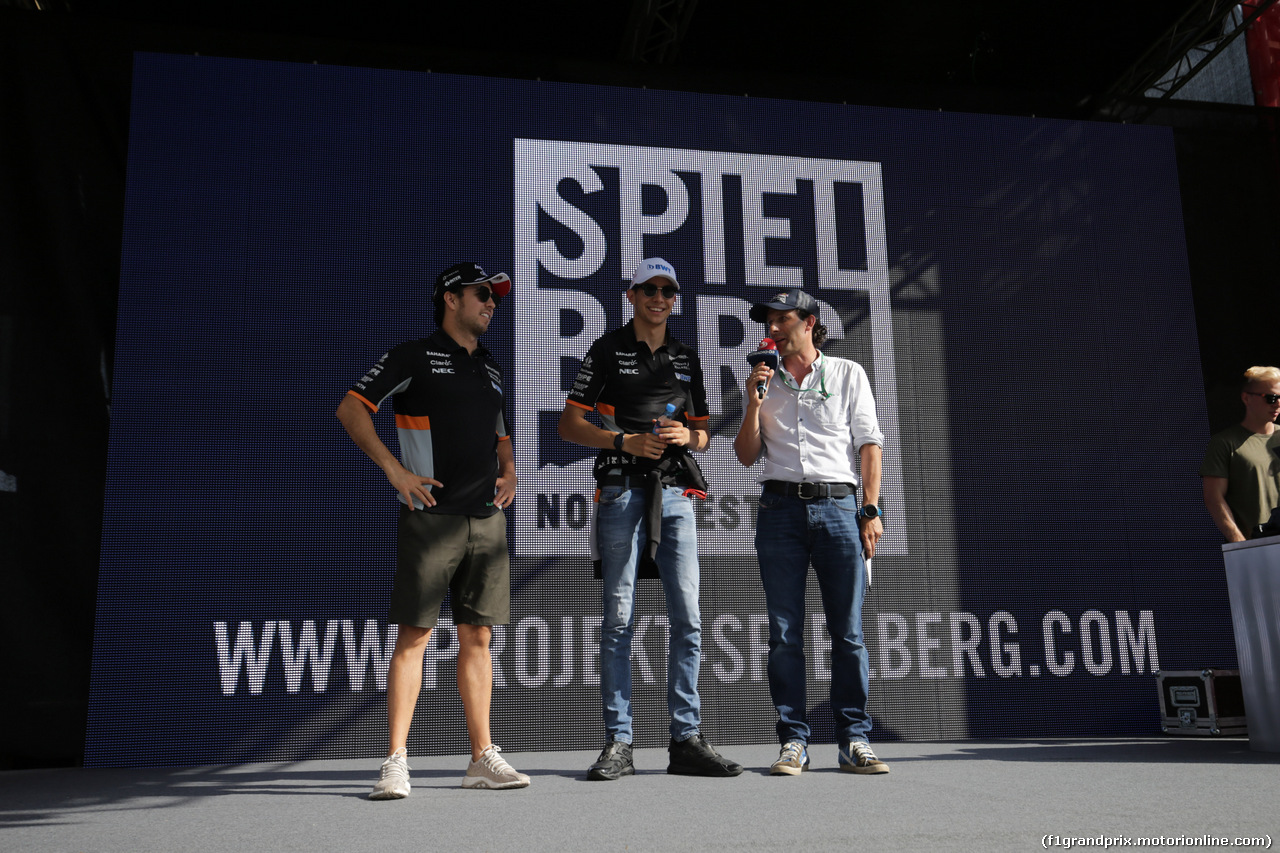 GP AUSTRIA, 06.07.2017- Sergio Perez (MEX) Sahara Force India F1 VJM010 e Esteban Ocon (FRA) Sahara Force India F1 VJM10