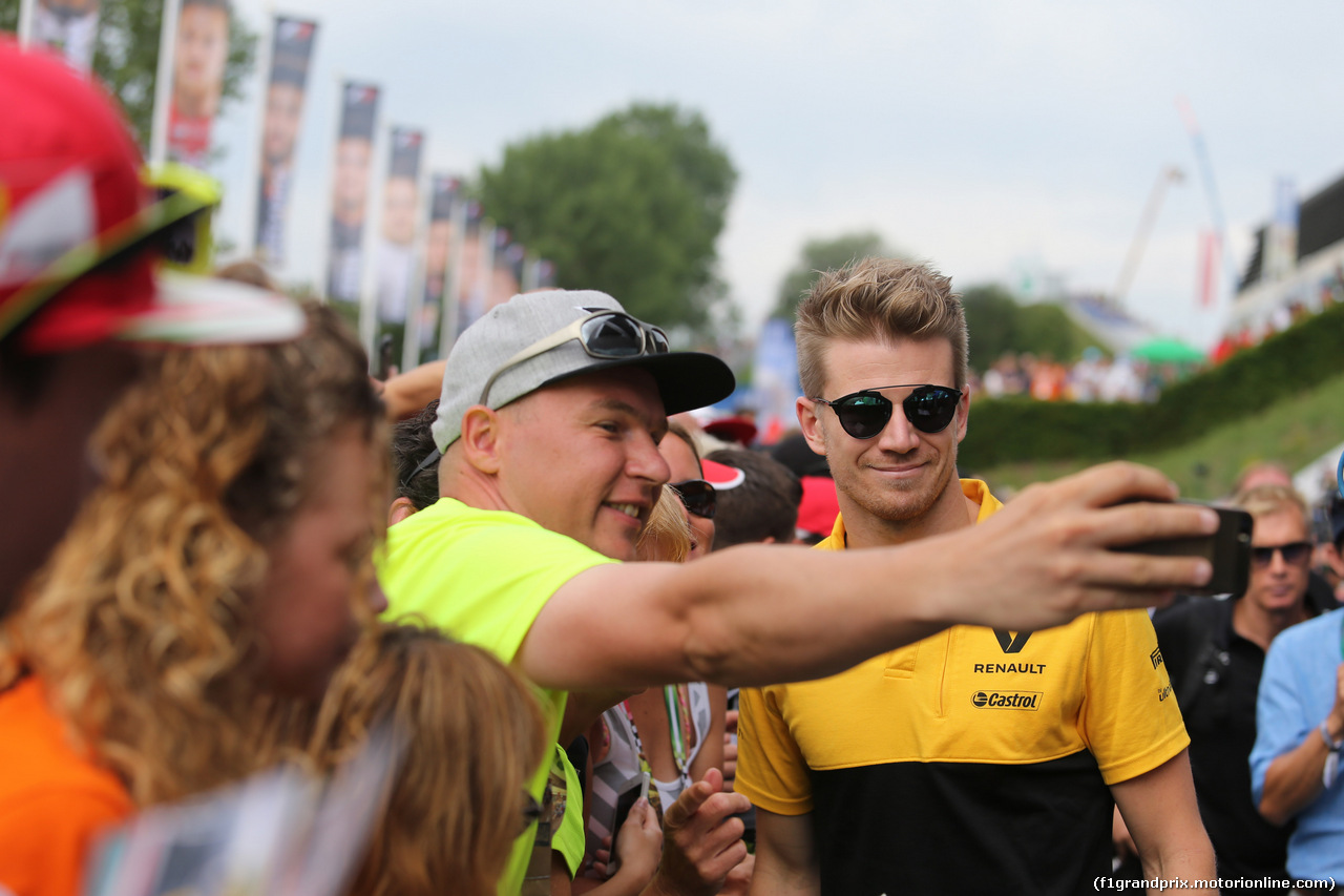 GP AUSTRIA, 08.07.2017- Autograph Session, Nico Hulkenberg (GER) Renault Sport F1 Team RS17