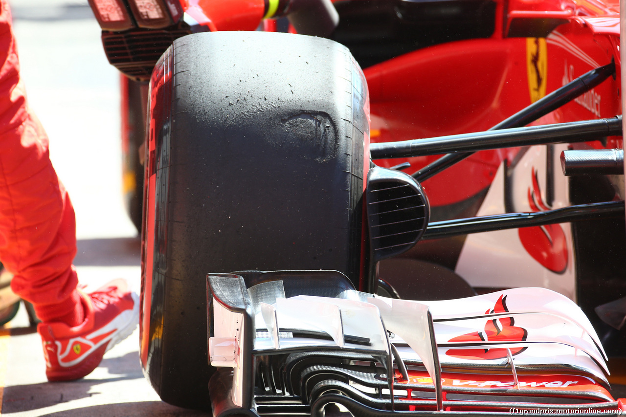 GP AUSTRIA, 07.07.2017- Prove Libere 1, Kimi Raikkonen (FIN) Ferrari SF70H damaged tire