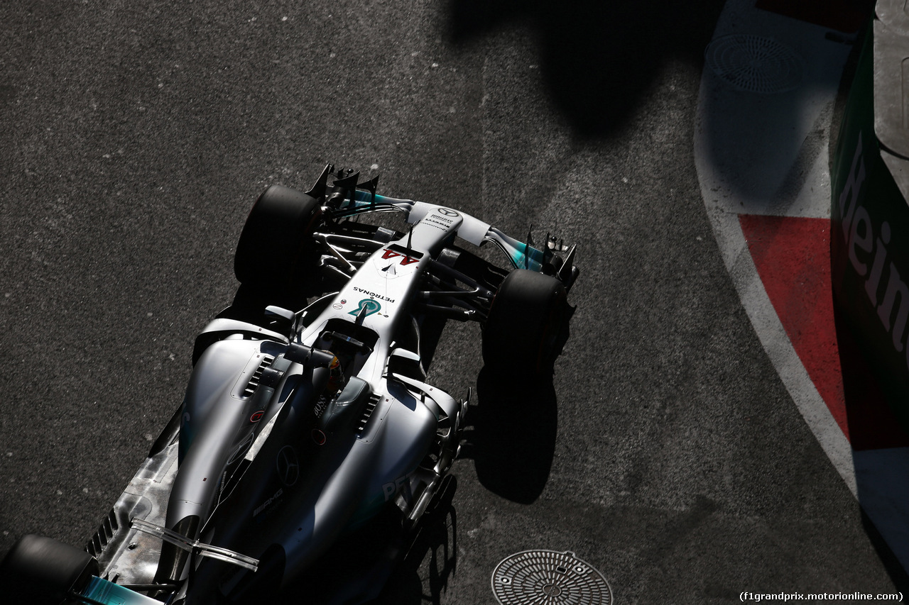 GP AZERBAIJAN, 24.06.2017 - Qualifiche, Lewis Hamilton (GBR) Mercedes AMG F1 W08