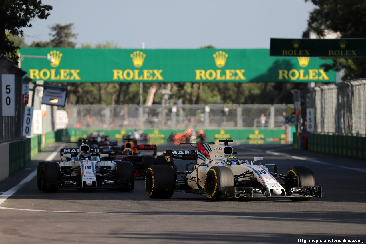 GP AZERBAIJAN, 25.06.2017 - Gara, Felipe Massa (BRA) Williams FW40 davanti a Lance Stroll (CDN) Williams FW40