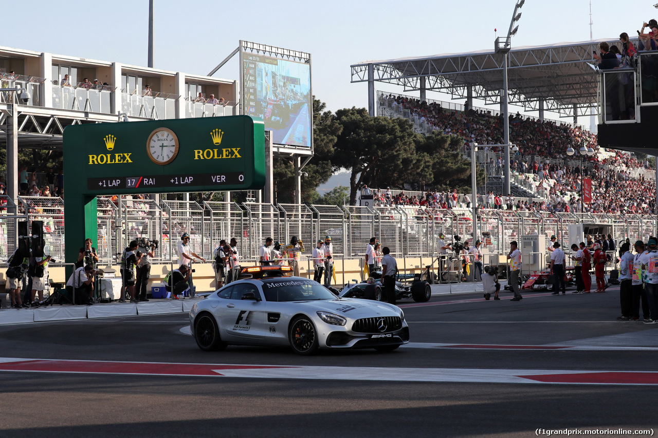 GP AZERBAIJAN, 25.06.2017 - Gara, The Safety car davanti a Lewis Hamilton (GBR) Mercedes AMG F1 W08