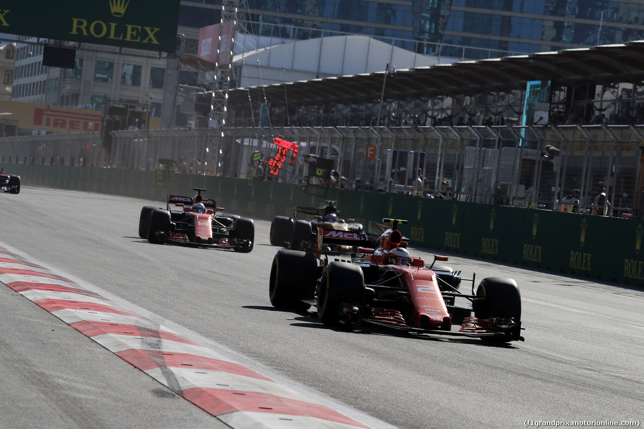 GP AZERBAIJAN, 25.06.2017 - Gara, Stoffel Vandoorne (BEL) McLaren MCL32