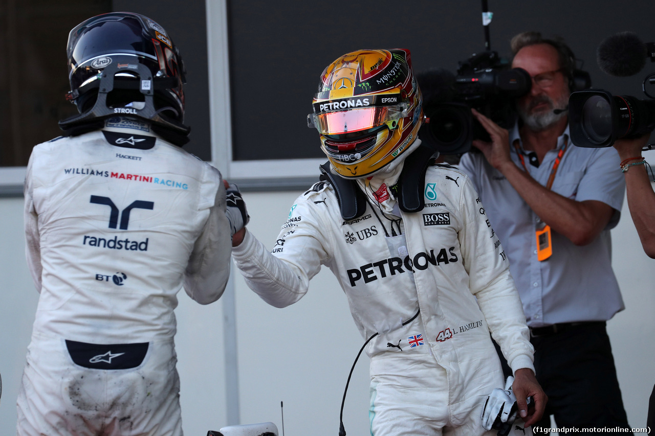 GP AZERBAIJAN, 25.06.2017 - Gara, 3rd place Lance Stroll (CDN) Williams FW40 e Lewis Hamilton (GBR) Mercedes AMG F1 W08