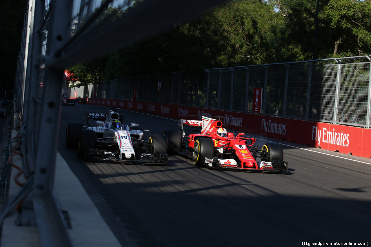 GP AZERBAIJAN, 25.06.2017 - Gara, Felipe Massa (BRA) Williams FW40 e Sebastian Vettel (GER) Ferrari SF70H
