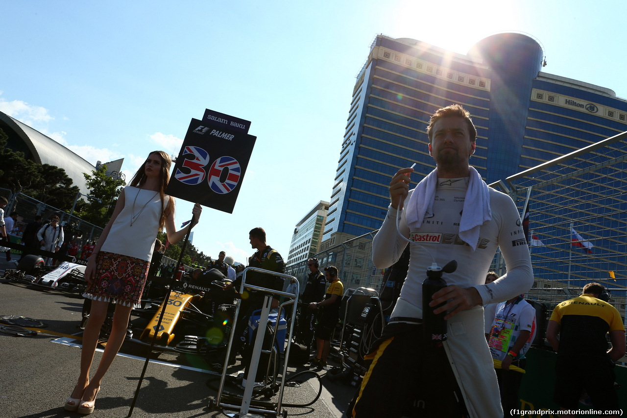 GP AZERBAIJAN, 25.06.2017 - Gara, Jolyon Palmer (GBR) Renault Sport F1 Team RS17