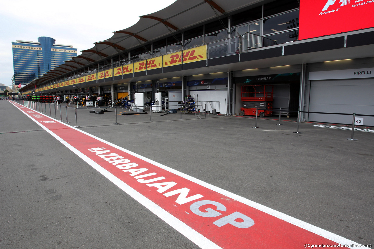 GP AZERBAIJAN, 22.06.2017 - The pit lane