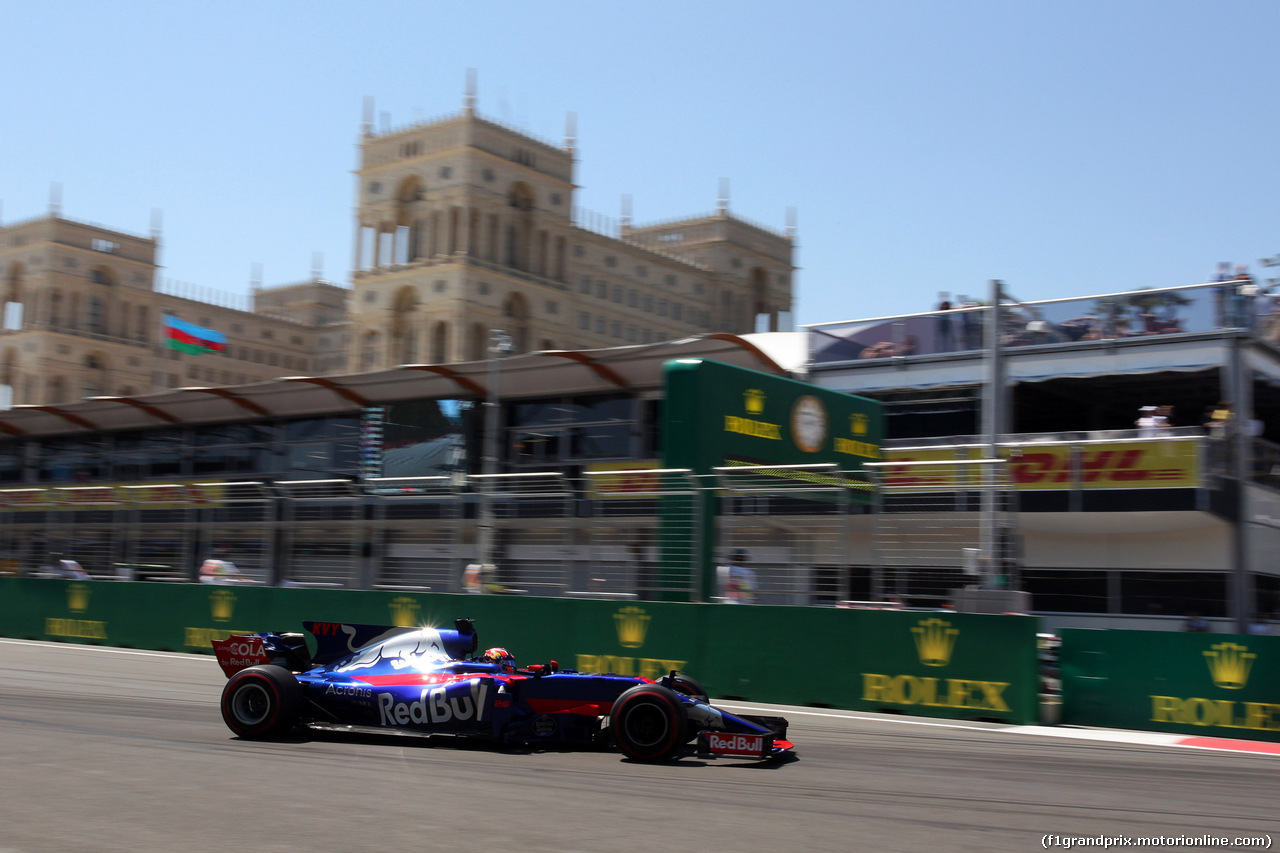 GP AZERBAIJAN, 24.06.2017 - Prove Libere 3, Daniil Kvyat (RUS) Scuderia Toro Rosso STR12