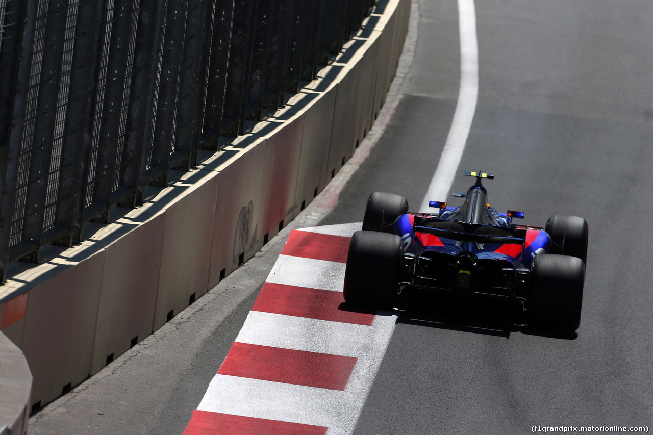 GP AZERBAIJAN, 24.06.2017 - Prove Libere 3, Carlos Sainz Jr (ESP) Scuderia Toro Rosso STR12
