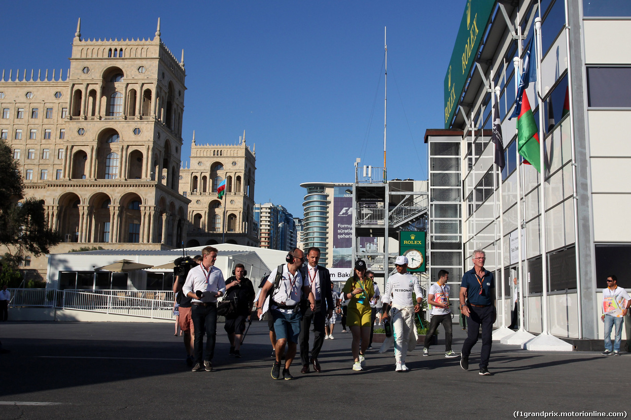 GP AZERBAIJAN, 24.06.2017 - Qualifiche, Lewis Hamilton (GBR) Mercedes AMG F1 W08