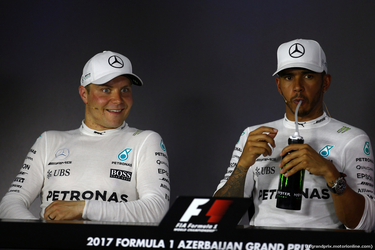 GP AZERBAIJAN, 24.06.2017 - Qualifiche, Conferenza Stampa, Valtteri Bottas (FIN) Mercedes AMG F1 W08 e Lewis Hamilton (GBR) Mercedes AMG F1 W08