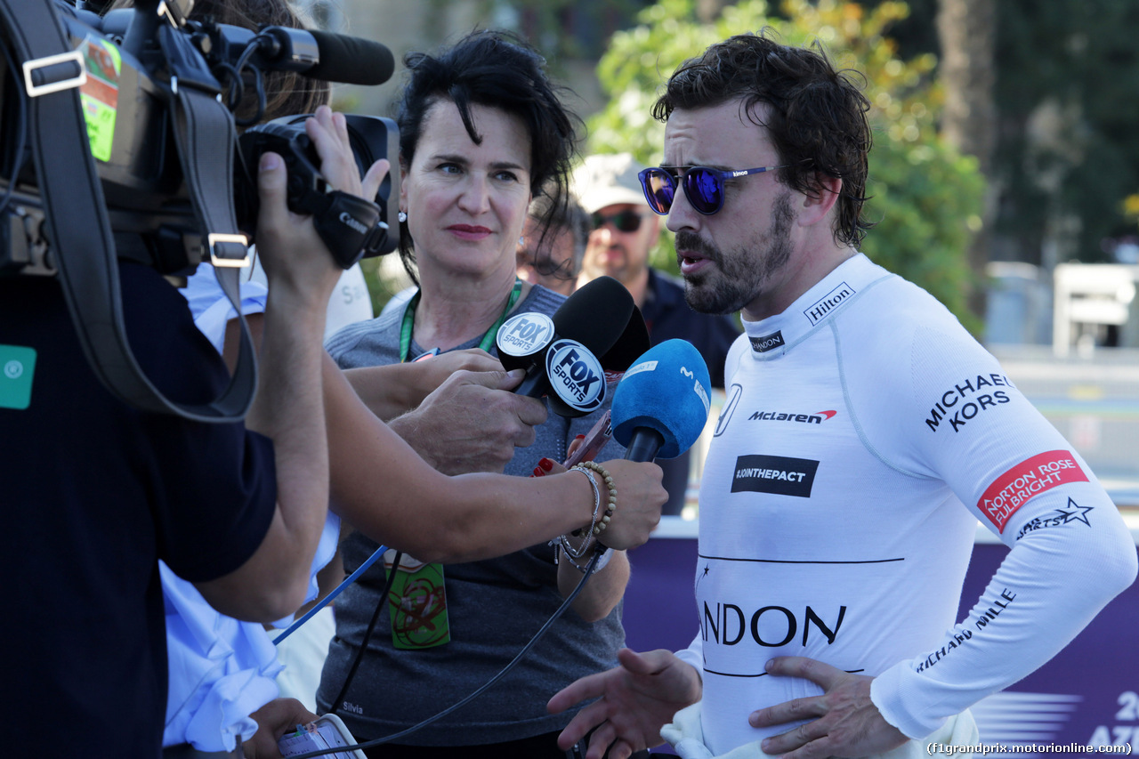 GP AZERBAIJAN, 24.06.2017 - Qualifiche, Fernando Alonso (ESP) McLaren MCL32