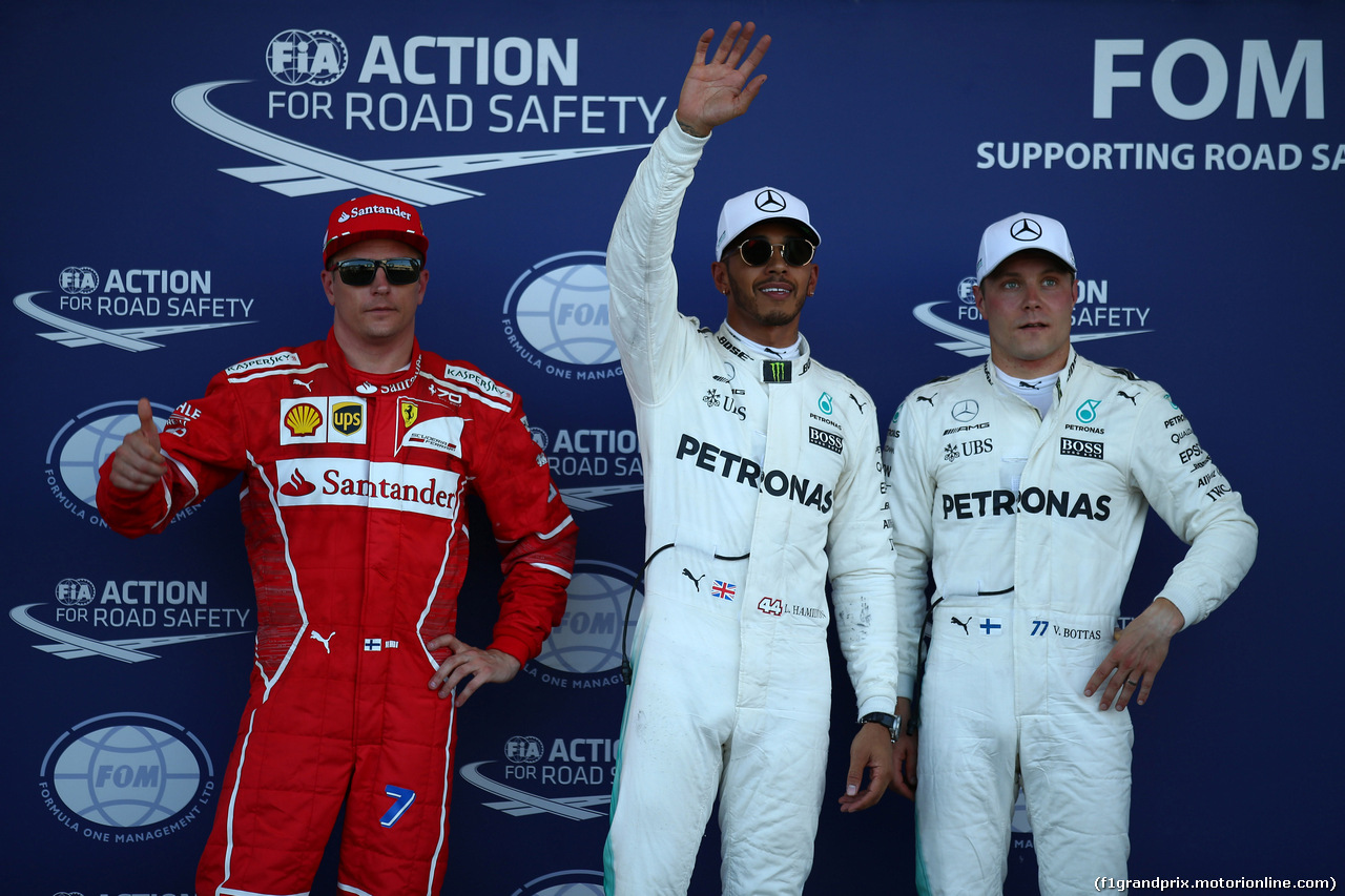 GP AZERBAIJAN, 24.06.2017 - Qualifiche, 3rd place Kimi Raikkonen (FIN) Ferrari SF70H, Lewis Hamilton (GBR) Mercedes AMG F1 W08 pole position e 2nd place Valtteri Bottas (FIN) Mercedes AMG F1 W08